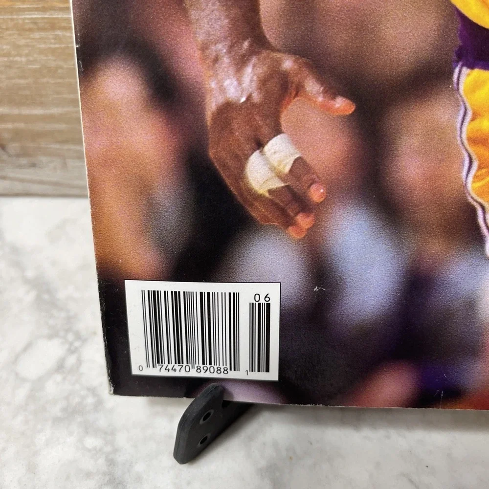 Magic Johnson Sports Hero's Magazine